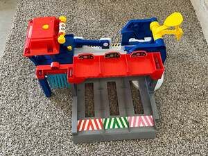 PAW Patrol Big Truck Pups Truck Stop HQ Transforming Playset with Lights and Sou